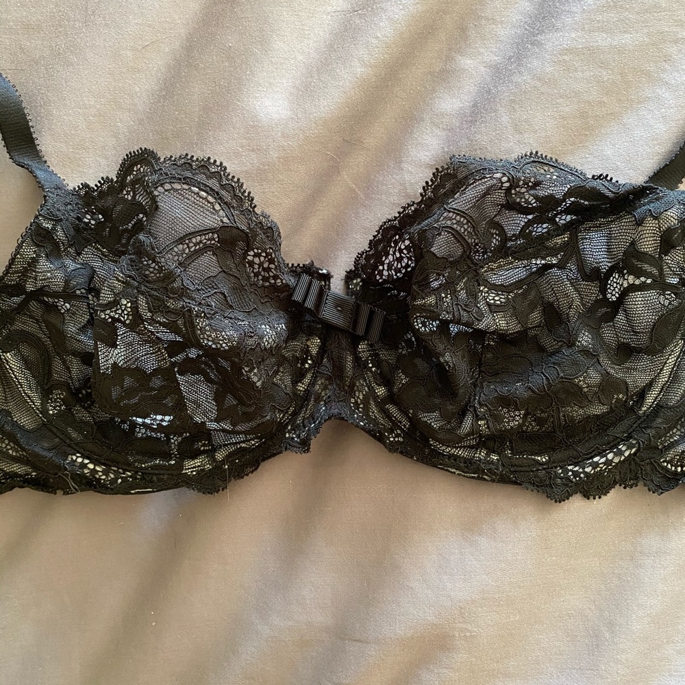 Victoria Secret Bra Black/nude lace 34D